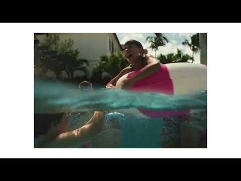 Airbnb advertising creative