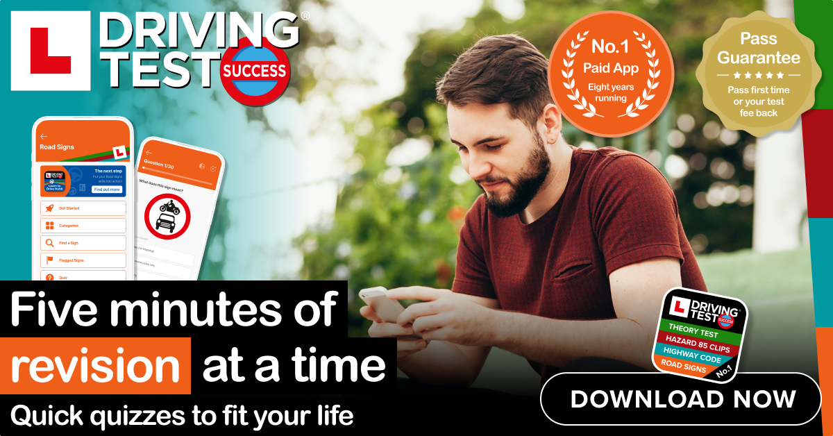 Driving Theory Test 4 in 1 Kit 广告素材